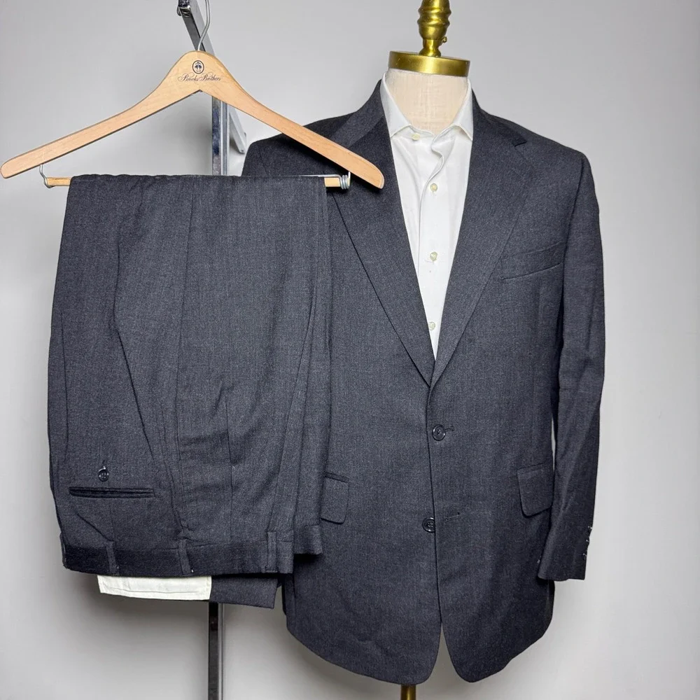 1980s Brooks Brothers Suit Mens 41R 34W Charcoal Grey Solid Wool Vintage